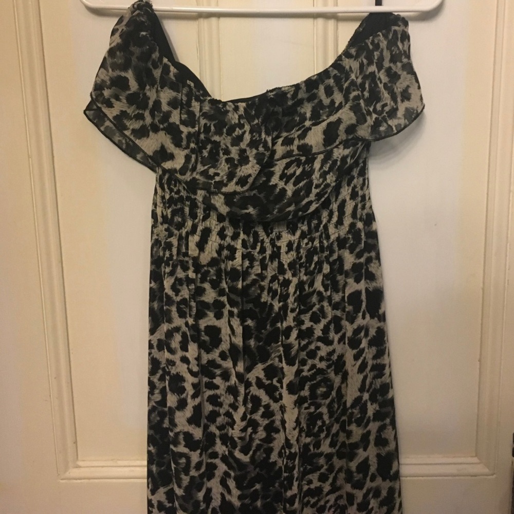 Dynamite l Patterned Strapless Maxi Dress - Picture 4 of 6